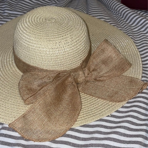 Floppy summer hat - Picture 2 of 3